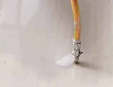 浦北瓷砖空鼓维修公司专业解答在瓷砖铺贴过程中，如果使用的砂料过粗（如全部使用了粗砂），可能会导致以下问题